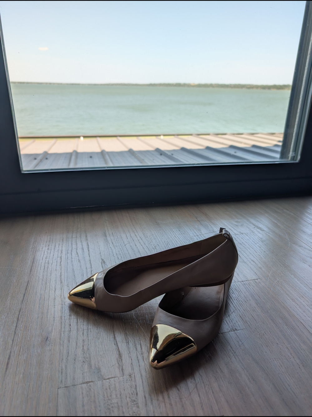 Nine West Taupe Pointed Flats with Gold Cap Toe Accents Size 7